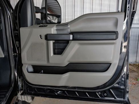 Used 2022 Ford F350 XLT w/ XLT Premium Package image 44