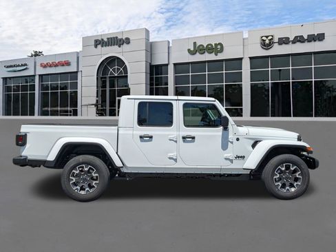 New 2026 Jeep Gladiator Sport image 2