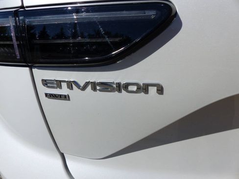 Used 2025 Buick Envision Avenir AWD/4WD image 9