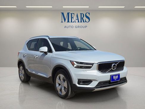 Used 2021 Volvo XC40 T5 Momentum w/ Advanced Package image 7