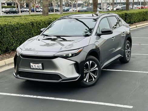 Used 2024 Toyota bZ4X XLE SPORT UTILITY 4D w/ Weather Package image 2