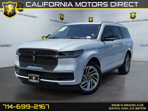 Used 2025 Lincoln Navigator Reserve AWD/4WD image 1
