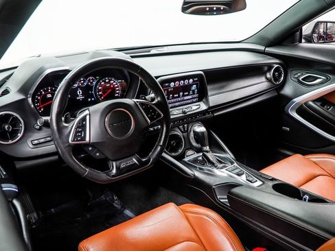 Used 2017 Chevrolet Camaro SS image 5