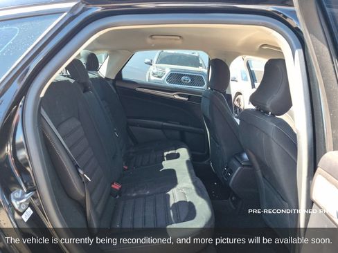 Used 2018 Ford Fusion SE w/ Fusion SE Technology Package FWD image 13
