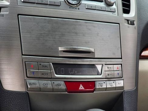 Used 2011 Subaru Outback 3.6R Limited w/ PWR Moonroof Pkg image 18