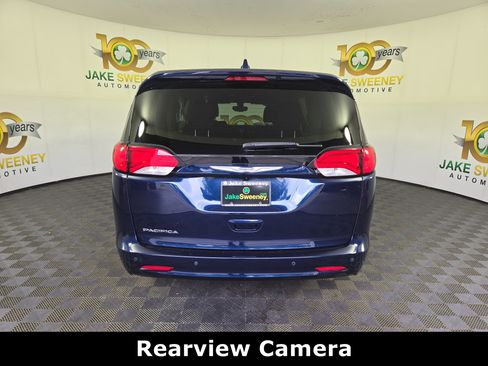 Used 2017 Chrysler Pacifica LX w/ Tire & Wheel Group FWD image 7