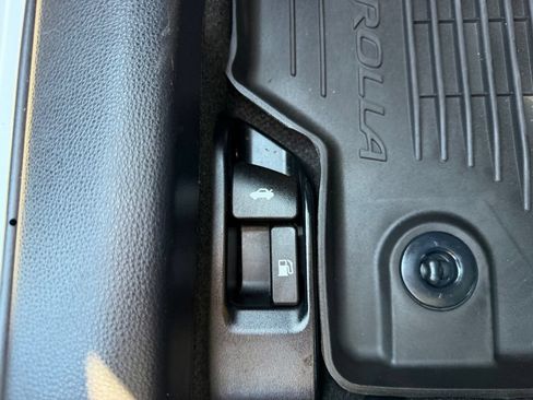 Used 2024 Toyota Corolla LE FWD image 20