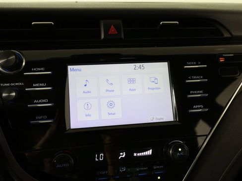 Used 2018 Toyota Camry SE FWD image 35