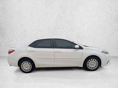 Used 2016 Toyota Corolla LE FWD image 4