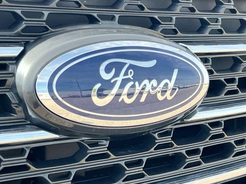 Used 2023 Ford Explorer XLT w/ Equipment Group 202A AWD/4WD image 13