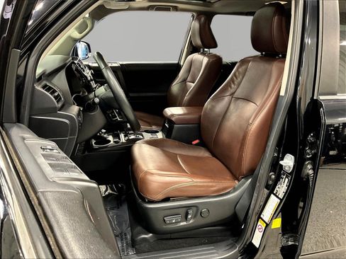 Used 2014 Toyota 4Runner Limited AWD/4WD image 21