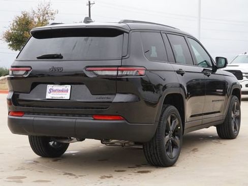 New 2025 Jeep Grand Cherokee L Limited w/ Black Appearance Package image 9