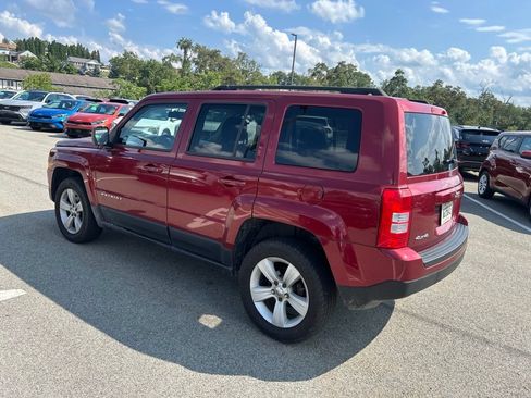 Used 2015 Jeep Patriot Latitude AWD/4WD image 4
