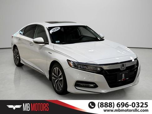 Used 2020 Honda Accord Touring image 2