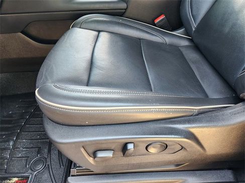 Used 2021 GMC Yukon SLT w/ SLT Premium Package image 24