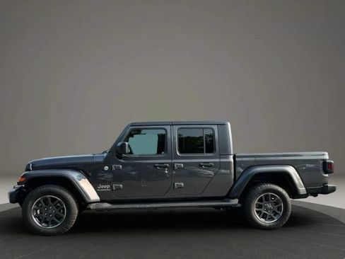 Used 2020 Jeep Gladiator Overland AWD/4WD image 8