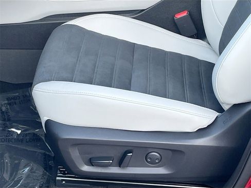 New 2025 Mitsubishi Outlander SE image 20