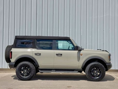 New 2026 Ford Bronco Badlands AWD/4WD image 7