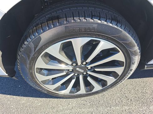 Used 2024 Lincoln Navigator L Reserve AWD/4WD image 10