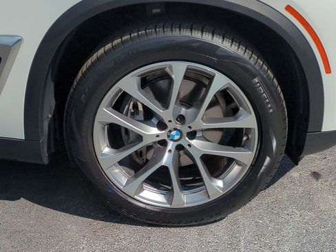 Certified 2025 BMW X5 xDrive40i w/ Executive Package AWD/4WD image 13