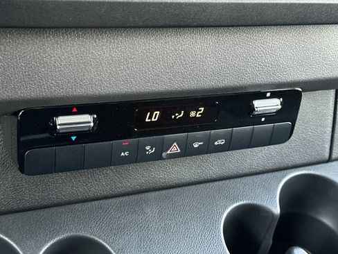Used 2025 Mercedes-Benz Sprinter 2500 image 19