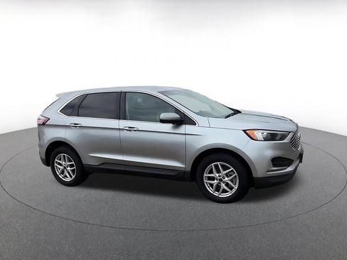 Used 2024 Ford Edge SEL AWD/4WD image 2