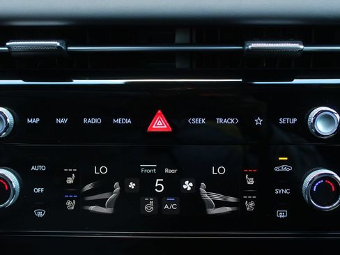Used 2025 Genesis G80 3.5T Sport AWD/4WD image 37