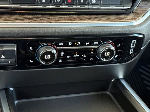 Used 2024 Chevrolet Silverado 2500 LT w/ Convenience Package image 29