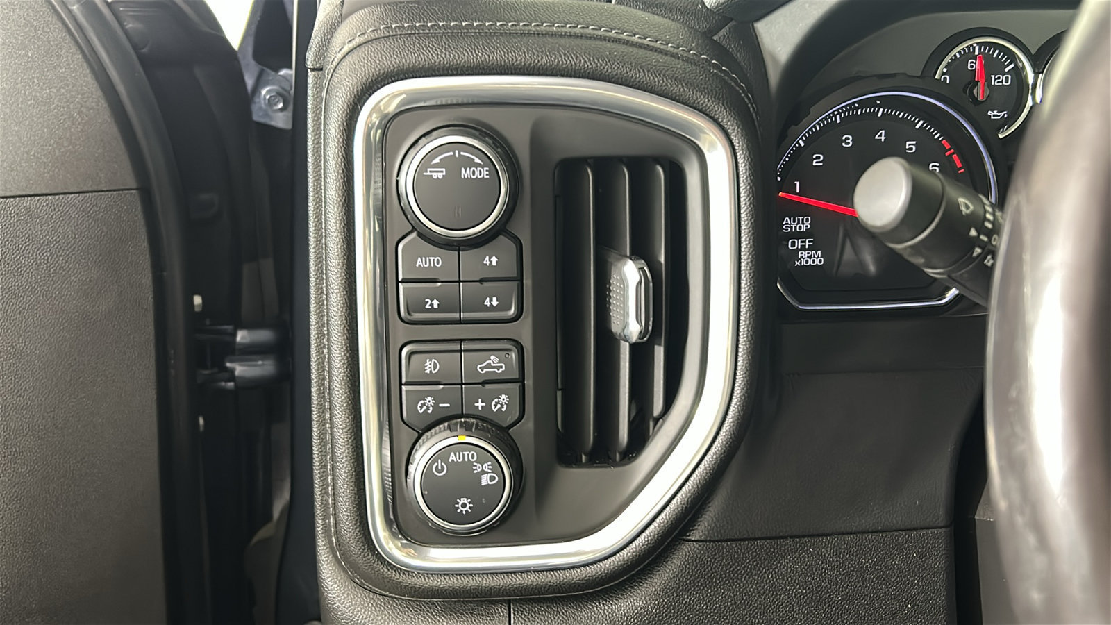 Used 2020 Chevrolet Silverado 1500 LT Trail Boss w/ Convenience Package AWD/4WD image 24