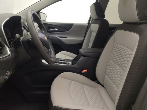 Used 2020 Chevrolet Equinox LS w/ LS Convenience Package FWD image 17