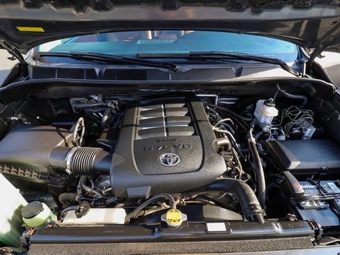 Used 2016 Toyota Sequoia Platinum image 29