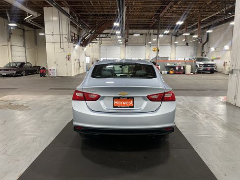 Used 2018 Chevrolet Malibu LT FWD image 7
