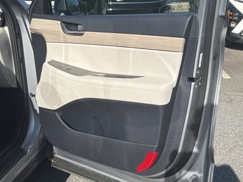 Used 2020 Hyundai Palisade SEL w/ Premium Package FWD image 17