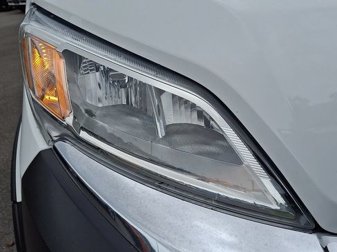 Used 2025 RAM ProMaster 2500 w/ U-Haul Equipment Group FWD image 9