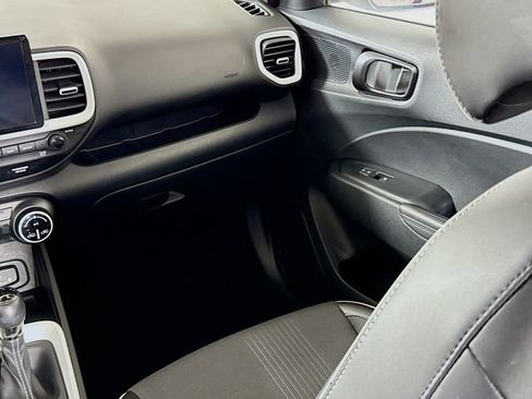 Certified 2023 Hyundai Venue Limited w/ Cargo Package image 25