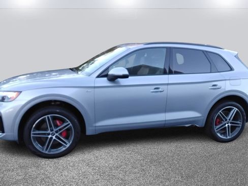 Certified 2025 Audi Q5 e Premium Plus w/ Premium Plus Package image 3