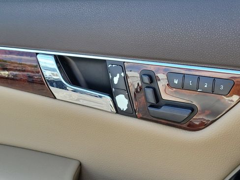 Used 2010 Mercedes-Benz C 300 Sedan image 17