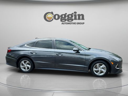 Used 2023 Hyundai Sonata SE w/ Preferred Accessory Package FWD image 6