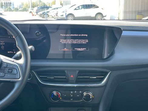 Used 2025 Buick Encore GX Preferred image 21