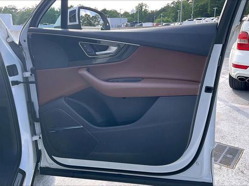 Used 2018 Audi Q7 3.0T Prestige w/ Prestige Package AWD/4WD image 23
