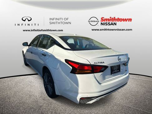 Used 2025 Nissan Altima 2.5 SL AWD/4WD image 4