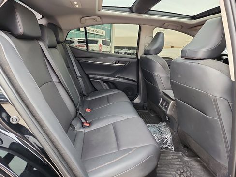 Used 2025 Toyota Camry XLE FWD image 14