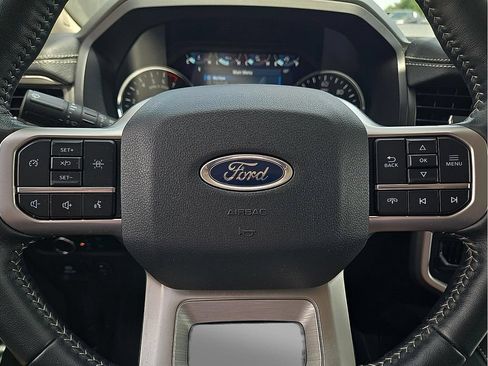 Used 2024 Ford Expedition XLT AWD/4WD image 19
