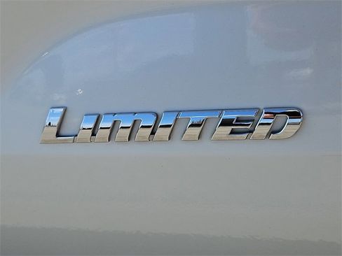 Used 2023 Toyota Sequoia Limited image 14