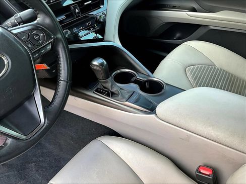 Used 2023 Toyota Camry SE FWD image 19