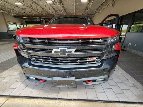 Used 2021 Chevrolet Silverado 1500 LT Trail Boss w/ Convenience Package II AWD/4WD image 2