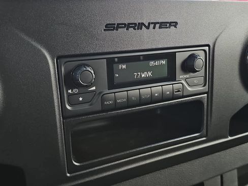 Used 2025 Mercedes-Benz Sprinter 2500 image 17
