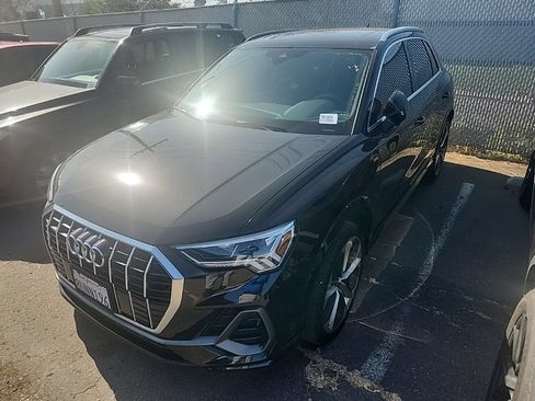 Used 2021 Audi Q3 2.0T Premium Plus w/ Premium Plus Package AWD/4WD image 4
