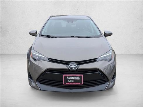 Used 2018 Toyota Corolla LE FWD image 2