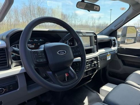 New 2026 Ford F350 4x4 Regular Cab DRW Super Duty image 5